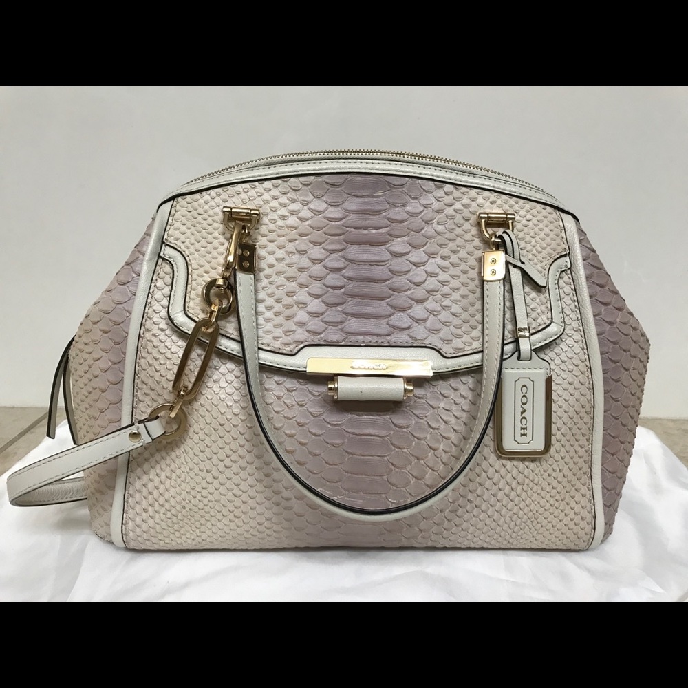 Coach shoulder bag